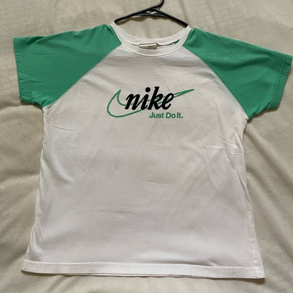 Retro looking Nike T-shirt